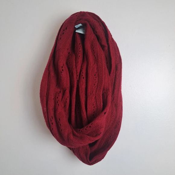 Celeste Knit Dark Red Wool Cashmere Blend Textured Warm Infinity Scarf - Picture 2 of 5